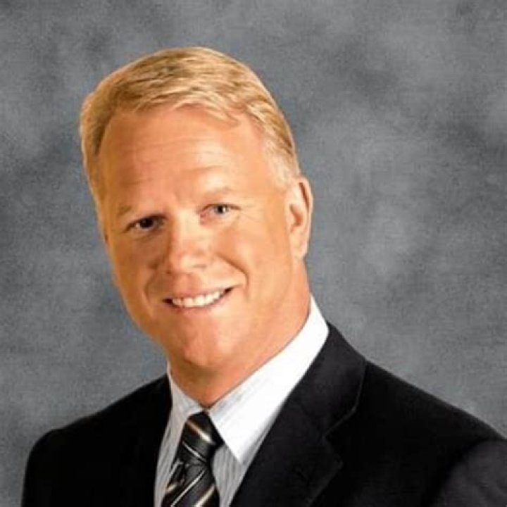 Boomer Esiason – Biography, Facts & Life Story