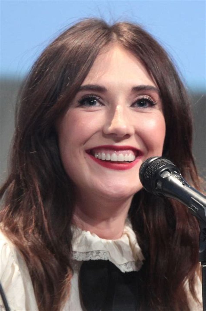Carice van Houten Height