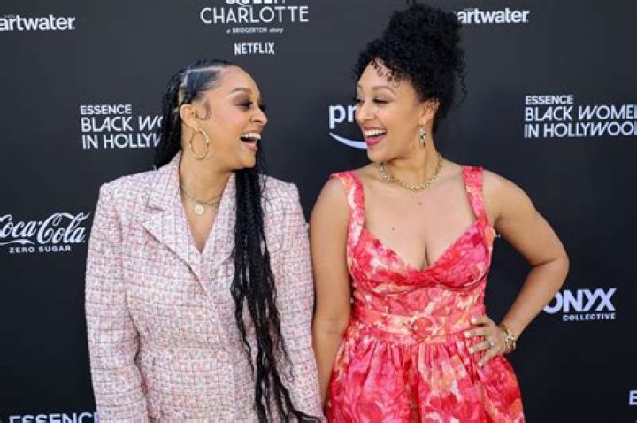 Does Essence Atkins Have a Twin Sister? Mowry Twins Ties Explained