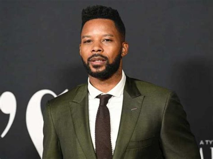 Does Whitney Cummings have a husband? Comedian’s dating history