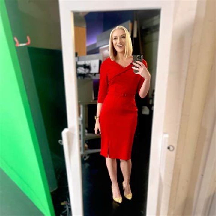 Elle Thomas KIRO, Bio, Wiki, Age, Height, Husband, Fox 13, Salary, and Net Worth