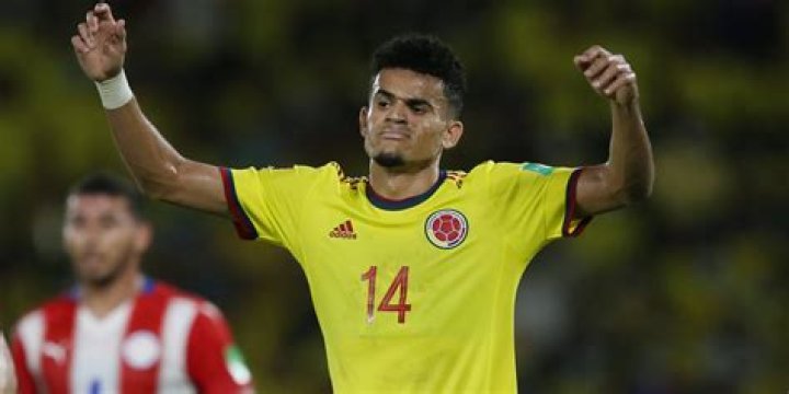 How Old Is Colombian Journalist?