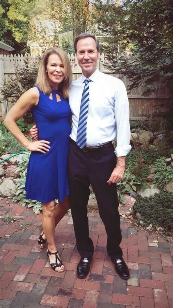 Julie Cornell KETV, Bio, Wiki, Age, Height, Family, Wife, Husband, Knees, Education, Salary, Net Worth