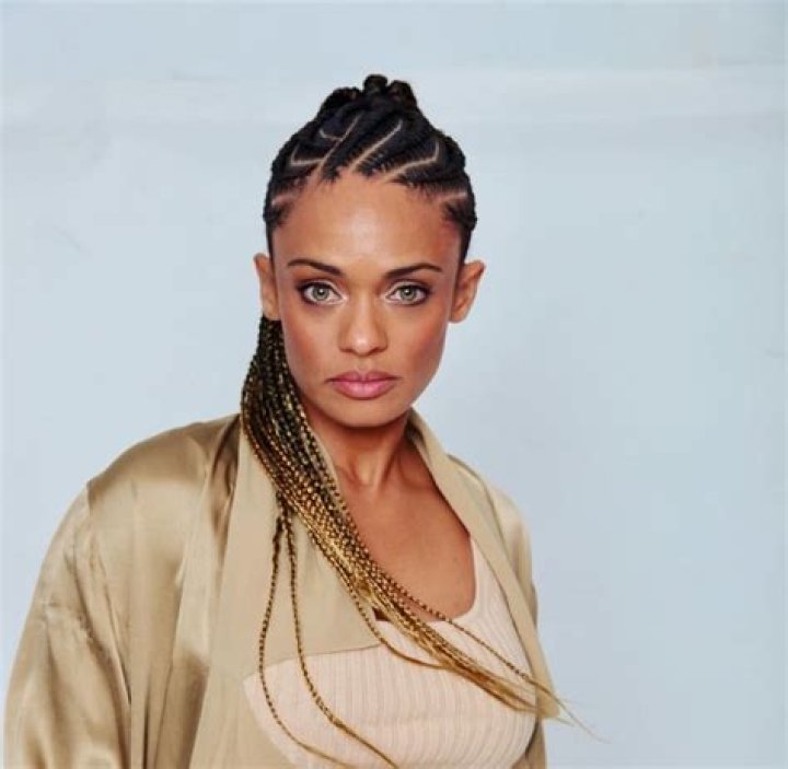 Kandyse McClure Height