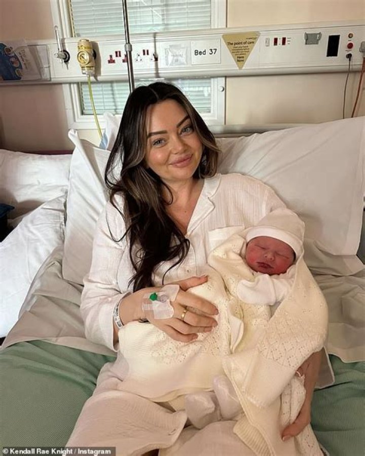 Kendall Rae Knight Net Worth – How Much Is Kendall Rae Knight Worth?