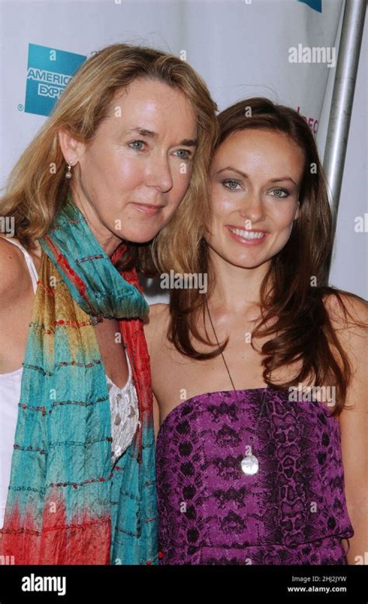 Leslie Cockburn Bio, Wiki, Age, Husband, Congress, American Casino, Films, and Net Worth