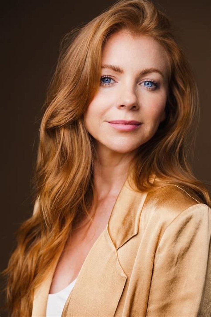 Lynn Gilmartin Height