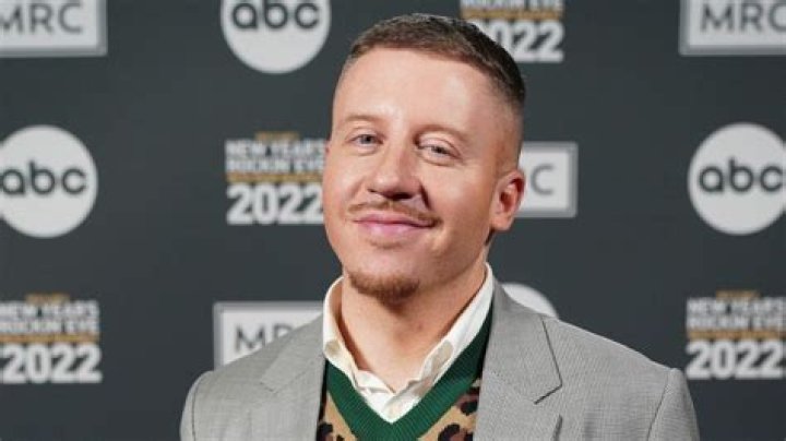 Macklemore Net Worth: Career & Lifestyle [December , 2023 ] : Genius Celebs
