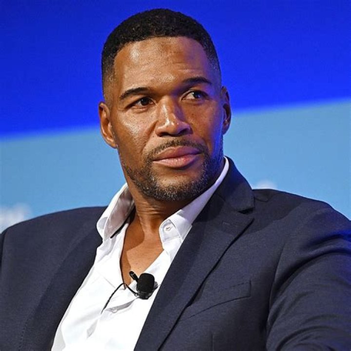 Michael Strahan and Kelly Ripa's Drama Explained: "I Don’t Hate Her"