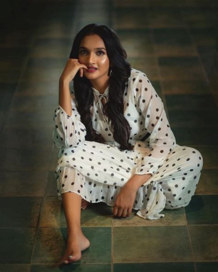 Surabhi Santosh – Biography, Facts & Life Story