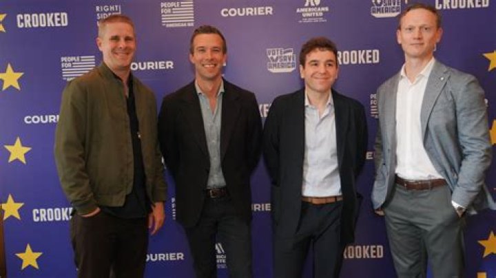 Tommy Vietor Crooked Media, Bio, Wiki, Age, Height, Hanna Koch, Salary, and Net Worth