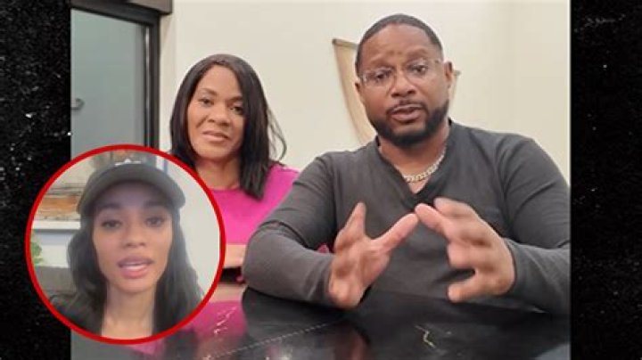Who Is Joycelyn Savage? She Claims She's Engaged to R. Kelly