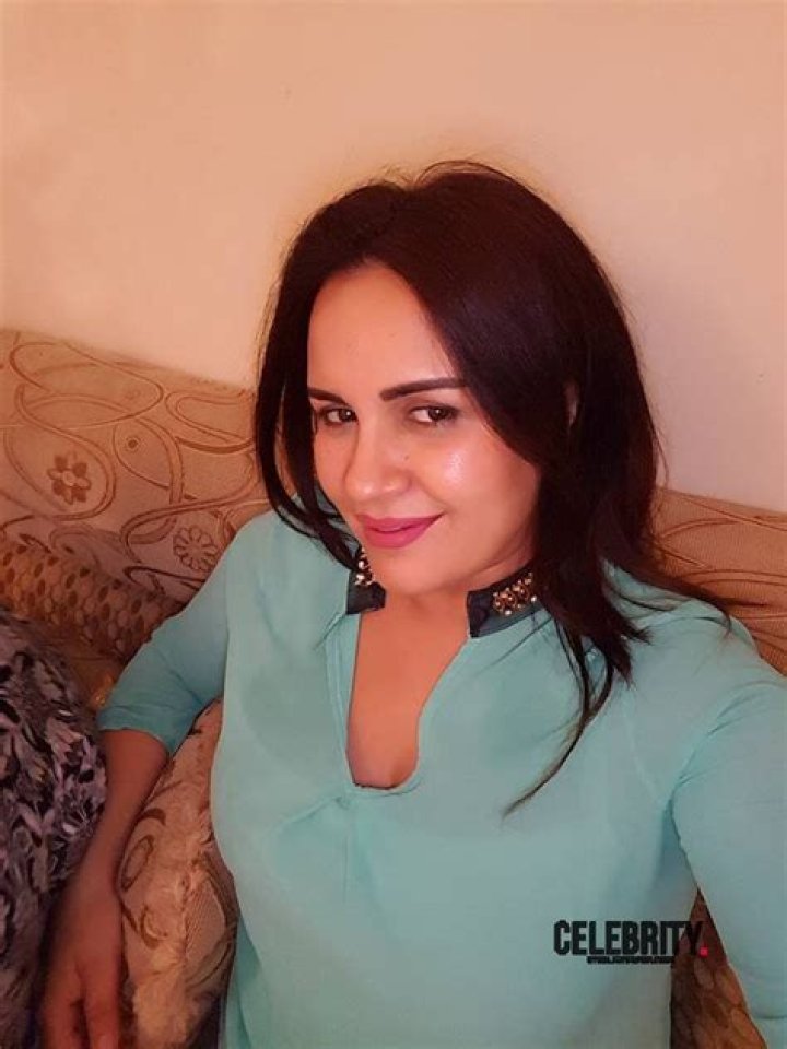 Wiwi Wiki, Biographie, Age, Taille, Mariage, Contact & Informations